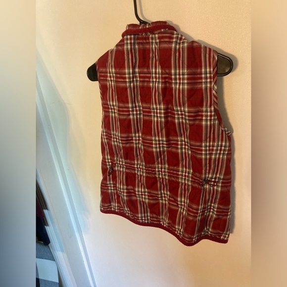 Croft & Barrow red plaid vest in size Medium. Excellent condition - Picture 5 of 5